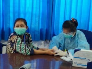 SATGAS PENCEGAHAN COVID-19 BNNP KALTARA MELAKSANAKAN PEMERIKSAAN RAPID TEST COVID – 19 BAGI PERSONIL DI LINGKUNGAN BNNP KALTARA