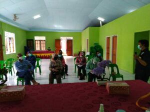 Rapat Koordinasi Perangkat Desa dan Masyarakat Desa Bunyu Barat tentang Intervensi Berbasis Masyarakat (IBM).