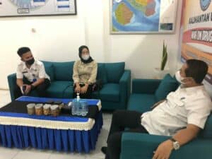AUDIENSI DARI PIHAK TARAKAN TV DENGAN KEPALA BNNP KALIMANTAN UTARA PERIHAL PELAKSANAAN ACARA EDITORIAL PAGI DALAM RANGKA PERINGATAN HANI 2021
