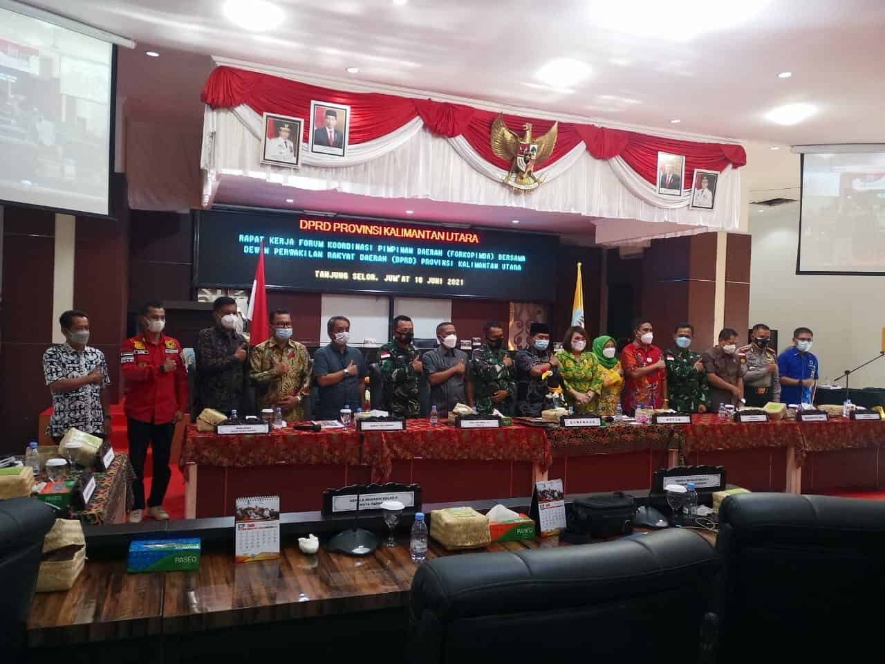 KEPALA BNNP KALIMANTAN UTARA MENGIKUTI RAPAT PEMBAHASAN TERKAIT JALUR TIKUS SEBAGAI AKSES TKI MASUK DI WILAYAH PERBATASAN KALIMANTAN UTARA KEPALA BNNP KALIMANTAN UTARA MENGIKUTI RAPAT PEMBAHASAN TERKAIT JALUR TIKUS SEBAGAI AKSES TKI MASUK DI WILAYAH PERBATASAN KALIMANTAN UTARA