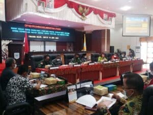 KEPALA BNNP KALIMANTAN UTARA MENGIKUTI RAPAT PEMBAHASAN TERKAIT JALUR TIKUS SEBAGAI AKSES TKI MASUK DI WILAYAH PERBATASAN KALIMANTAN UTARA KEPALA BNNP KALIMANTAN UTARA MENGIKUTI RAPAT PEMBAHASAN TERKAIT JALUR TIKUS SEBAGAI AKSES TKI MASUK DI WILAYAH PERBATASAN KALIMANTAN UTARA