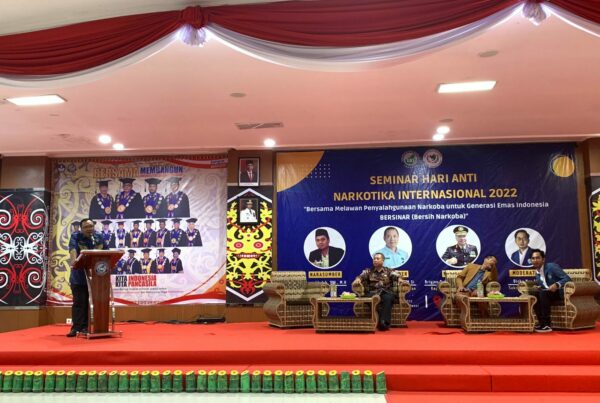 RANGKAIAN PASCA HANI DENGAN MENGISI MATERI DALAM SEMINAR HARI ANTI NARKOTIKA INTERNASIONAL (HANI) 2022 DENGAN TEMA “BERSAMA MELAWAN PELANYALAHGUNAAN NARKOBA UNTUK GENERASI EMAS INDONESIA BERSINAR (BERSIH NARKOBA)