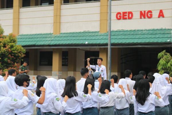 PELAKSANAAN GEMA ANTI NARKOTIKA MENYANYIKAN MARS BNN ANTI NARKOBA PADA SMAN 3 KOTA TARAKAN Konsep Otomatis