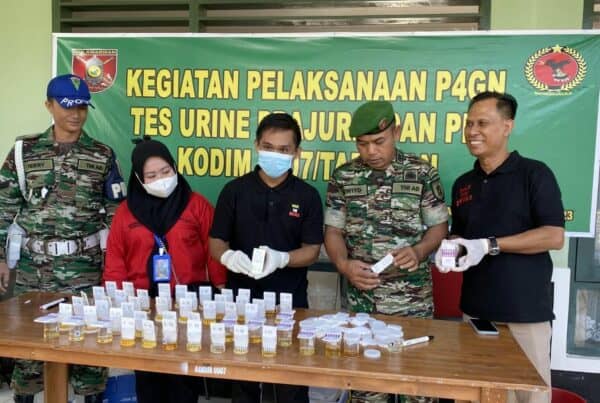 PELAKSANAAN TES URINE DI KODIM 0907 TARAKAN PELAKSANAAN TES URINE DI KODIM 0907 TARAKAN
