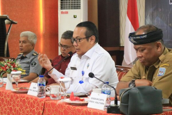 MENGHADIRI UNDANGAN RAPAT TIMPORA TINGKAT PROVINSI KALIMANTAN UTARA