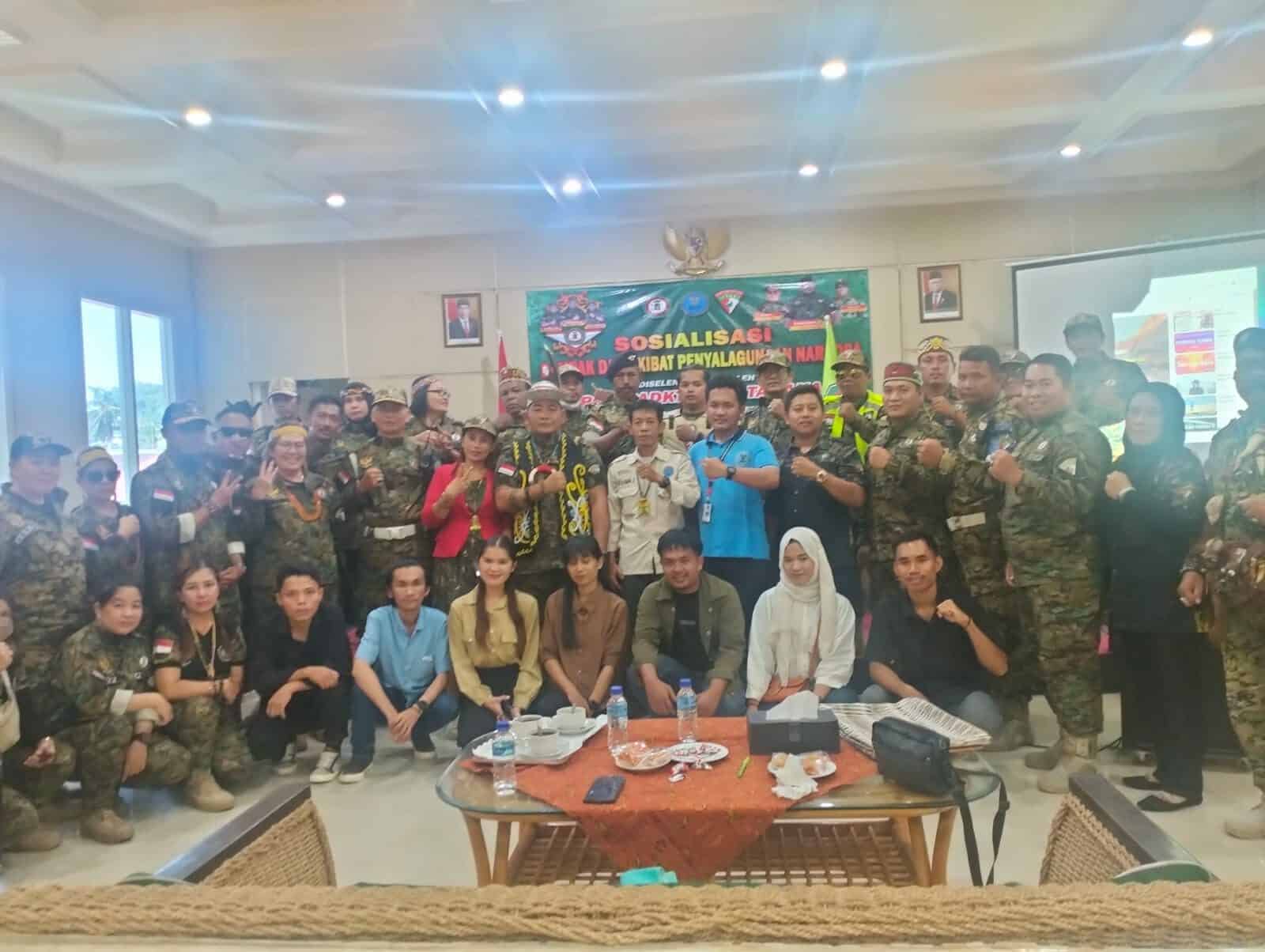 SOSIALISASI DAMPAK DAN AKIBAT PENYALAHGUNAAN NARKOBA OLEH LASKAR PEMUDA ADAT DAYAK KALIMANTAN (LPADKT) SOSIALISASI DAMPAK DAN AKIBAT PENYALAHGUNAAN NARKOBA OLEH LASKAR PEMUDA ADAT DAYAK KALIMANTAN (LPADKT)