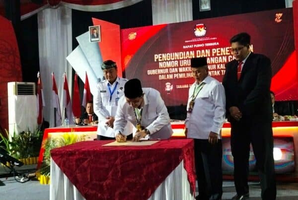 PENANDATANGAN KOMINTMEN PASANGAN CALON KEPALA DAERAH PROVINSI KALIMANTAN UTARA DALAM RANGKA MENDUKUNG RAN P4GN