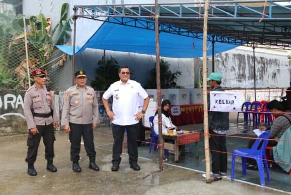 Kepala BNNP Kalimantan Utara dan Wakapolda Lakukan Peninjauan TPS di Kota Tarakan untuk Pastikan Keamanan Pemilu