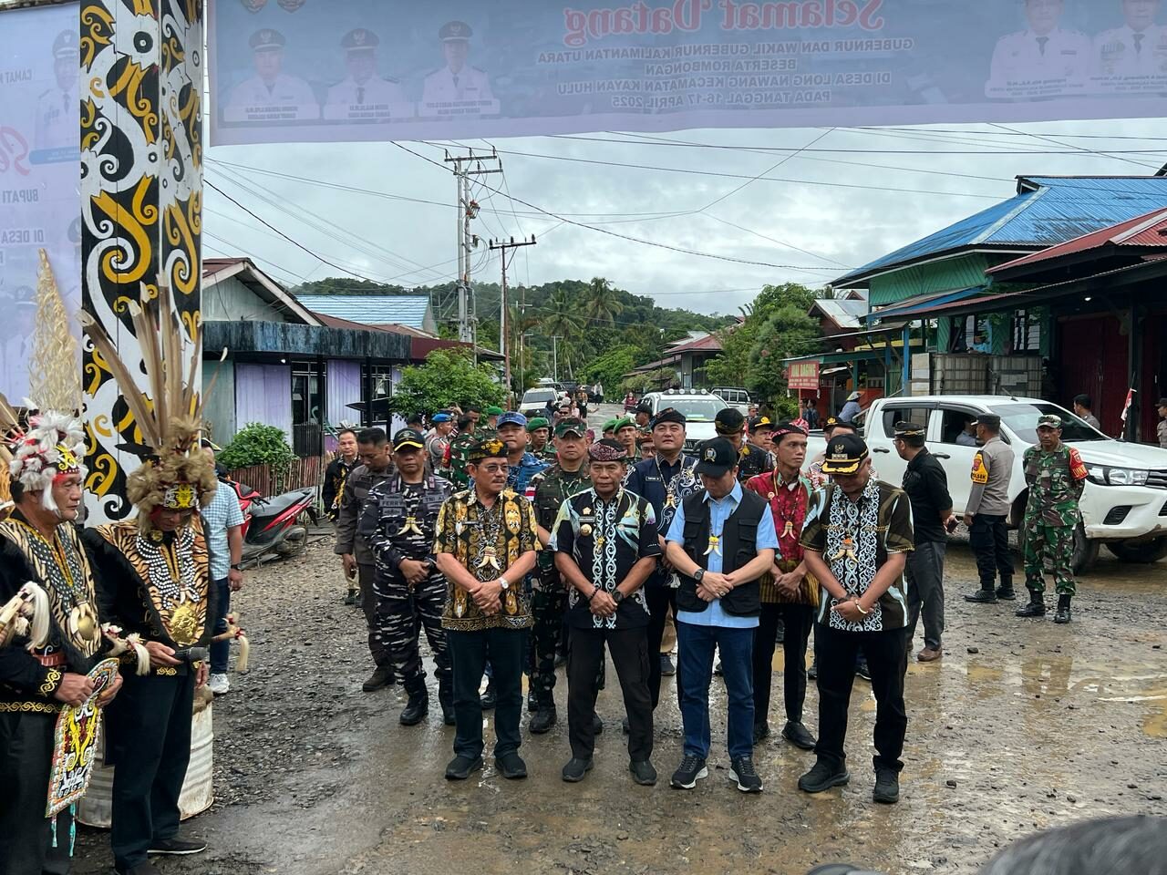 Kepala BNN Provinsi Kalimantan Utara dampingi Gubernur Kaltara bersama Forkopimda Kaltara dalam kunjungan kerja ke wilayah Apau Kayan Kepala BNN Provinsi Kalimantan Utara dampingi Gubernur Kaltara bersama Forkopimda Kaltara dalam kunjungan kerja ke wilayah Apau Kayan