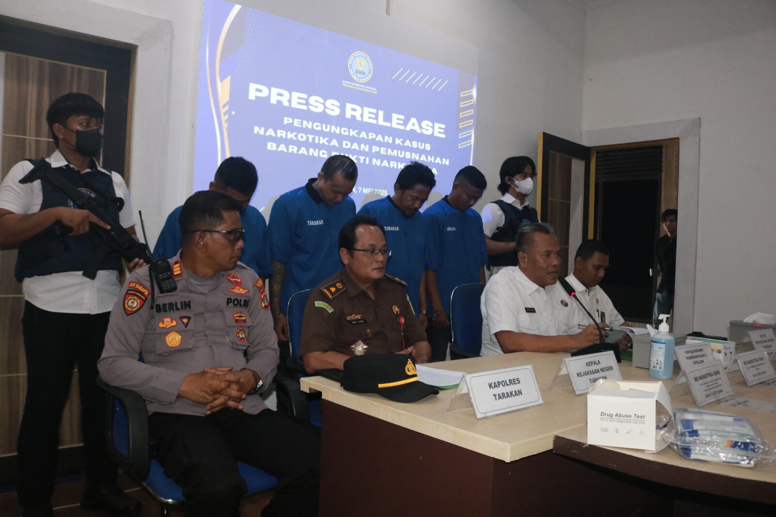 Press Release dan Pemusnahan Barang Bukti Narkotika Press Release dan Pemusnahan Barang Bukti Narkotika